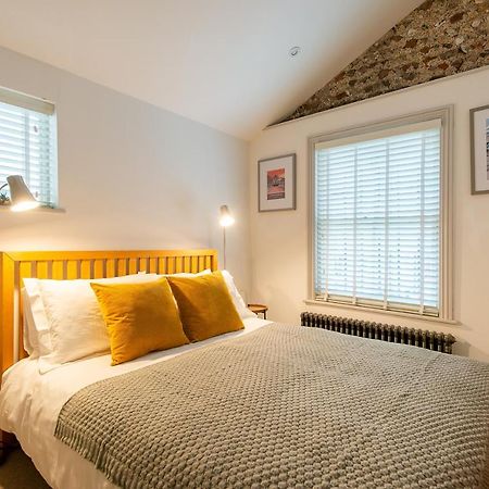 Beautiful, Central, 3 Min Walk From Beach, 2 King Doubles Brighton Екстериор снимка