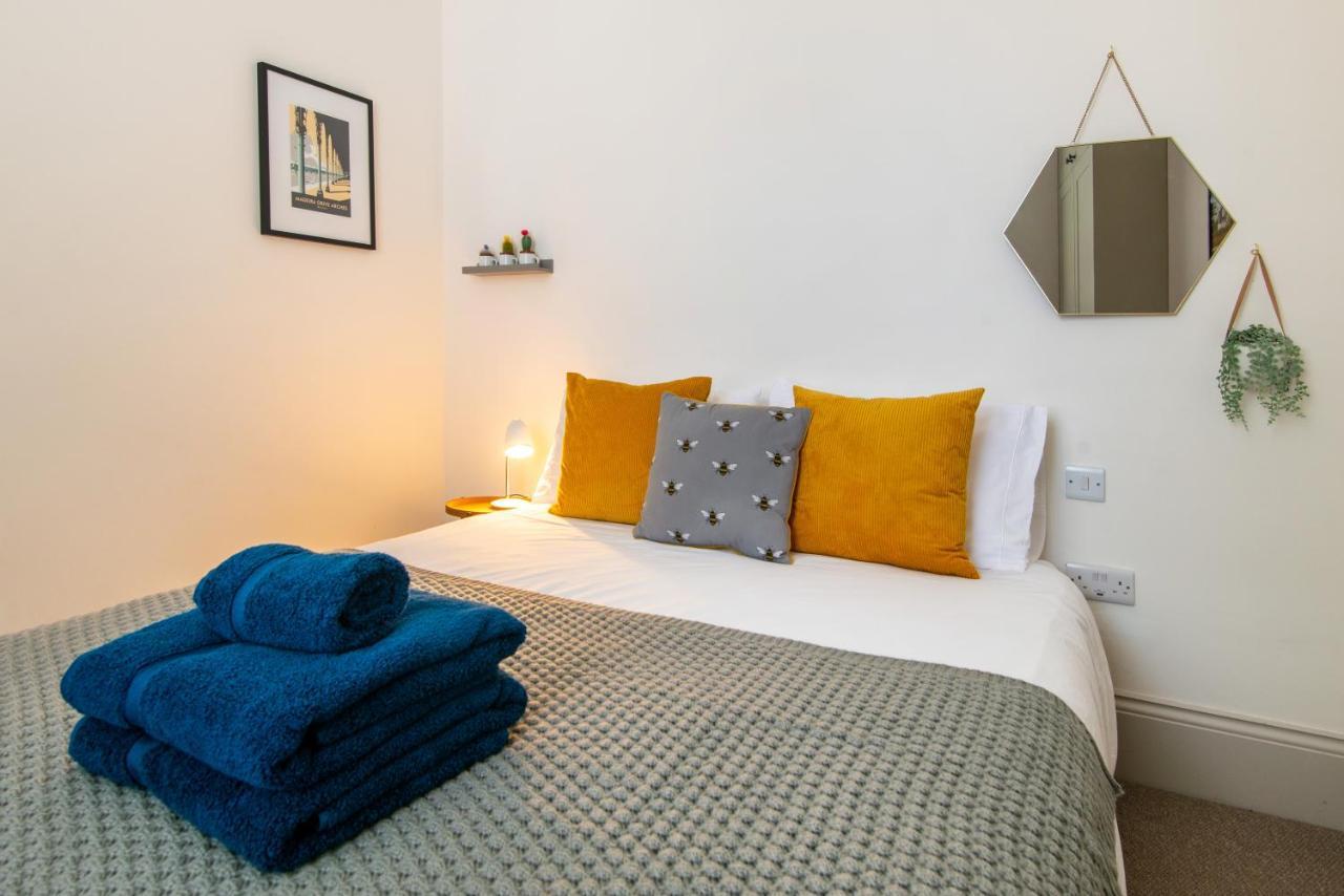 Beautiful, Central, 3 Min Walk From Beach, 2 King Doubles Brighton Екстериор снимка