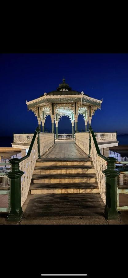 Beautiful, Central, 3 Min Walk From Beach, 2 King Doubles Brighton Екстериор снимка