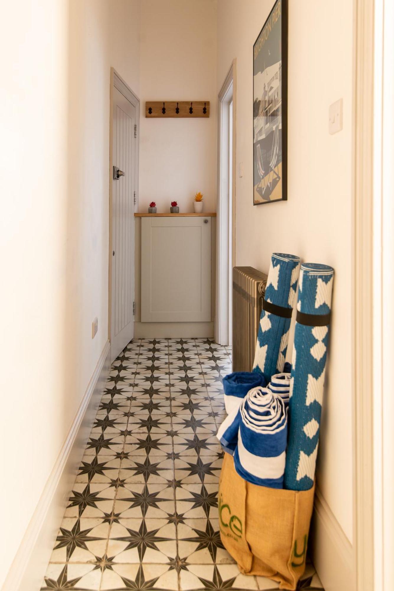 Beautiful, Central, 3 Min Walk From Beach, 2 King Doubles Brighton Екстериор снимка